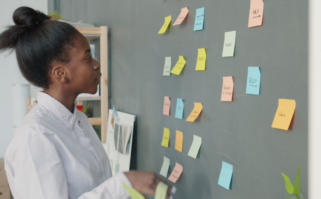 Rolling out a new authoring tool? Steal our 30-day adoption plan